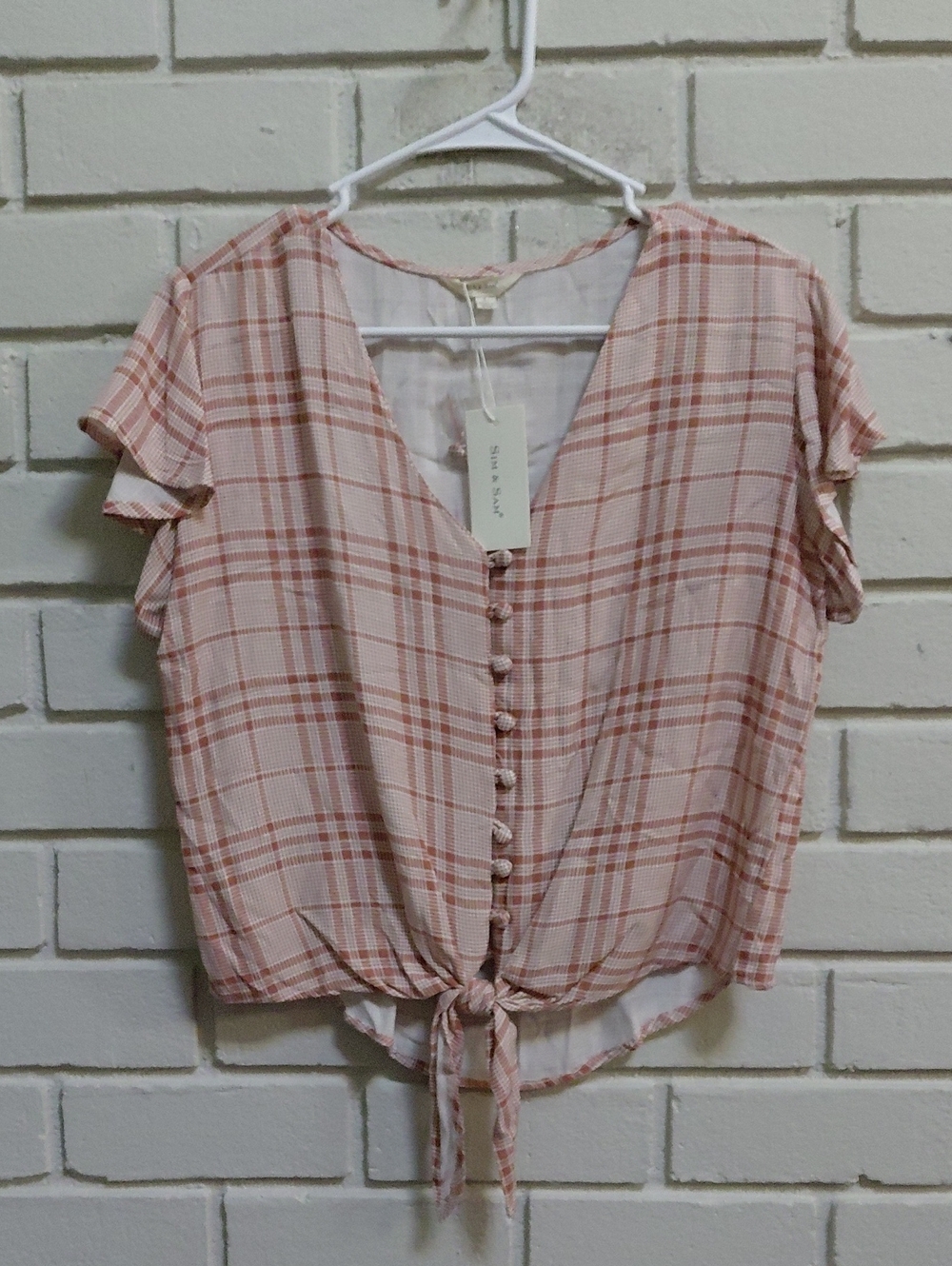 Sim & Sam  Mauve  Plaid Tie-Front Button Top. Size Large NWT (Runs Small)